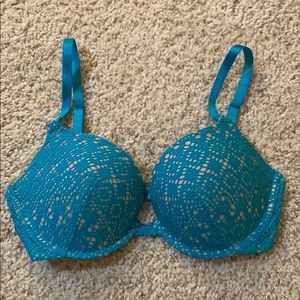 Victoria's Secret Push-up Bra 34D - never worn